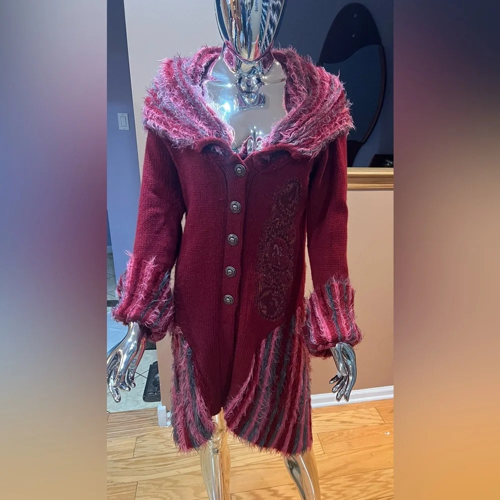 Elegant Red Button-Up Women's Sweater/coat - Picture 1 of 10